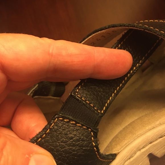 Josef Seibel Black and Tan Sandals, leather, size 8 - Picture 4 of 9